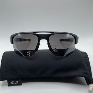NWOT. Men’s Oakley Mercenary sunglasses. Black frames with polarized lenses.